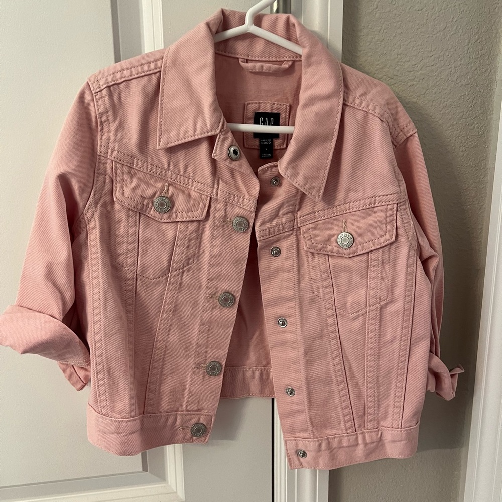 NWT GAP kids pink jean jacket. Size 6-7